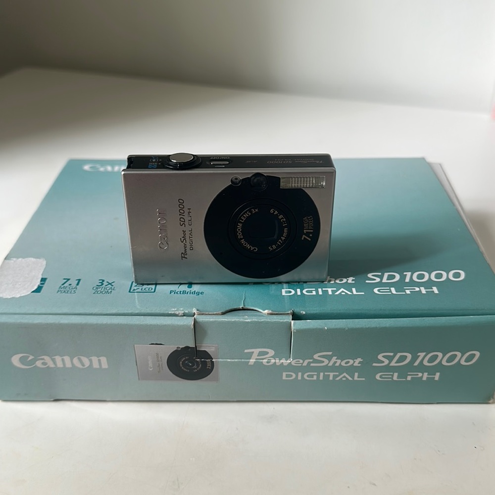 Cannon Powershot SD1000 Digital Elph Camera